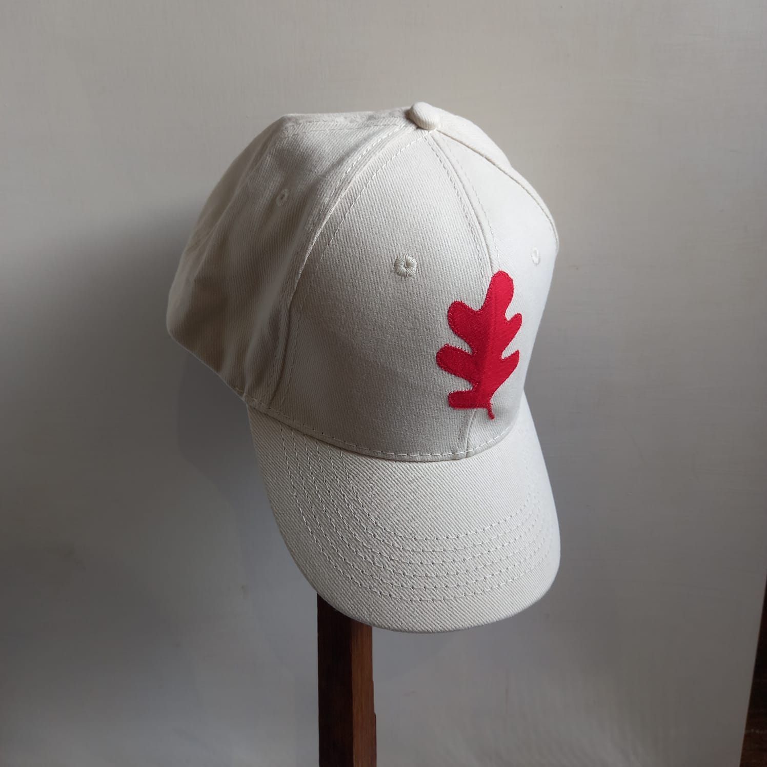 Seasons Cap red oatmeal