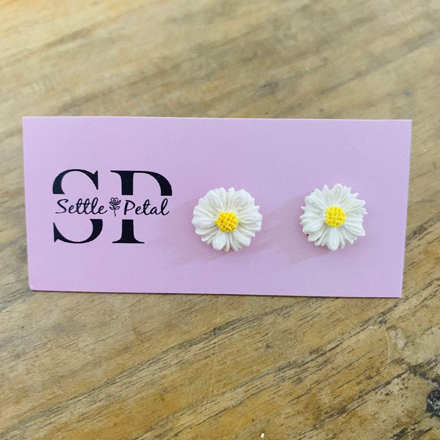 Flower Studs White