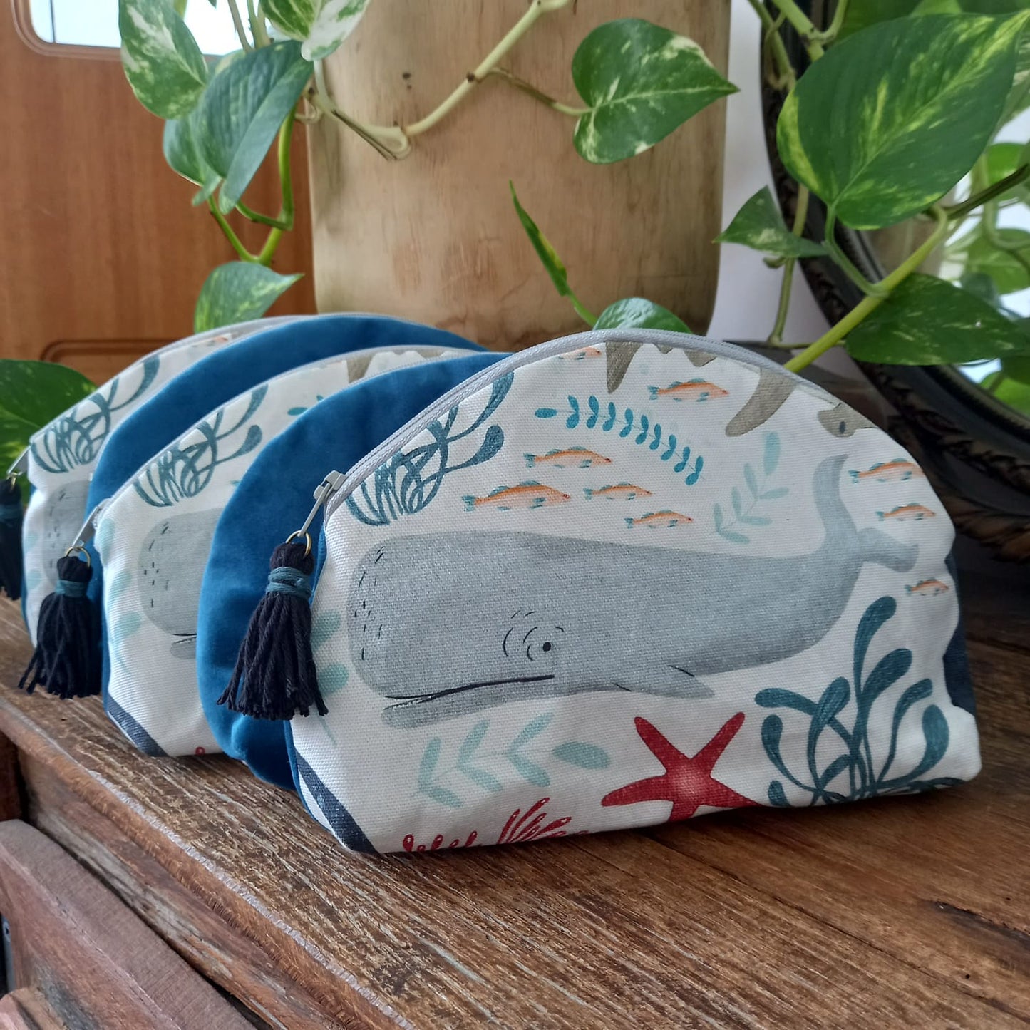 Curved clutch whale