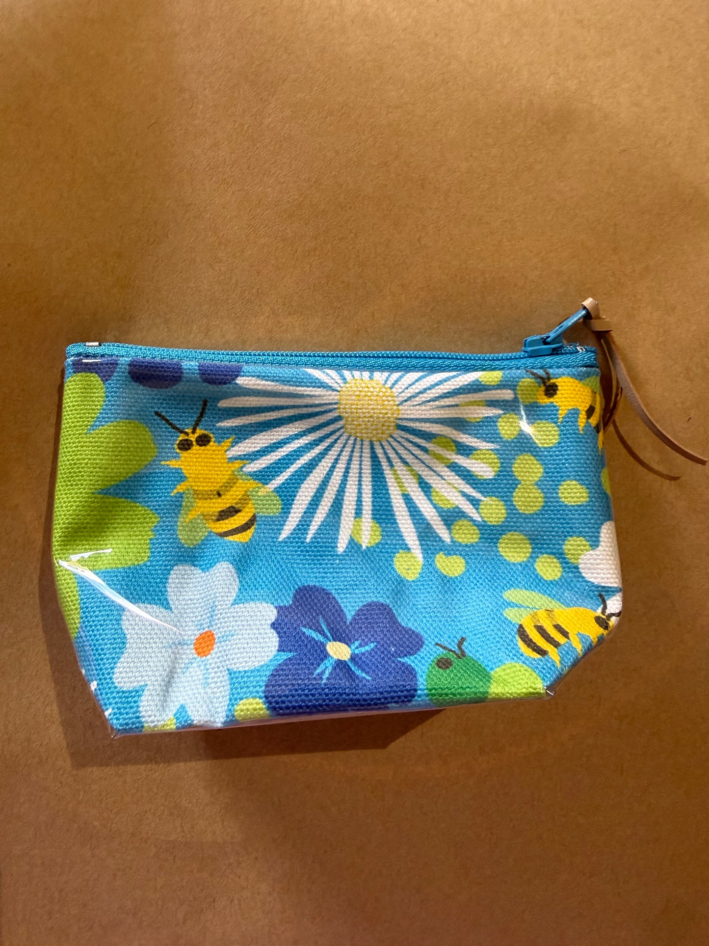 Coin Purse by Anna Sutherland